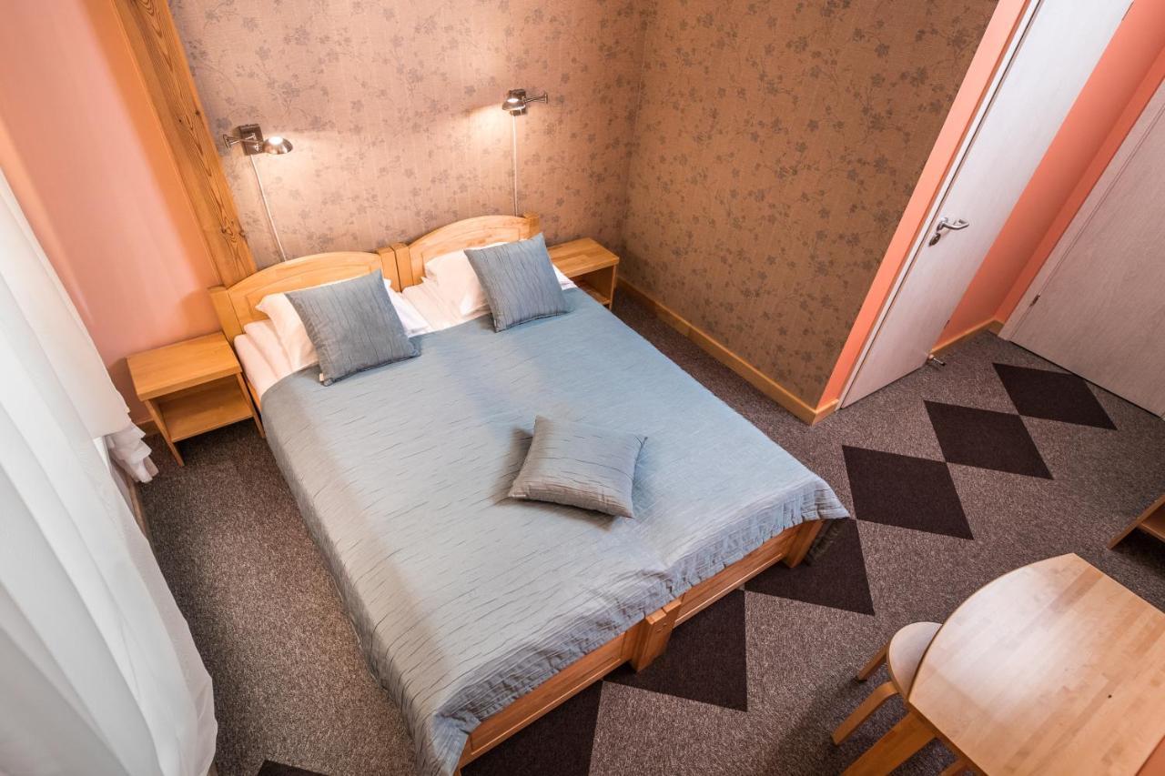 Abzali Hotel And Restaurant With Self Check-In Ādaži Extérieur photo